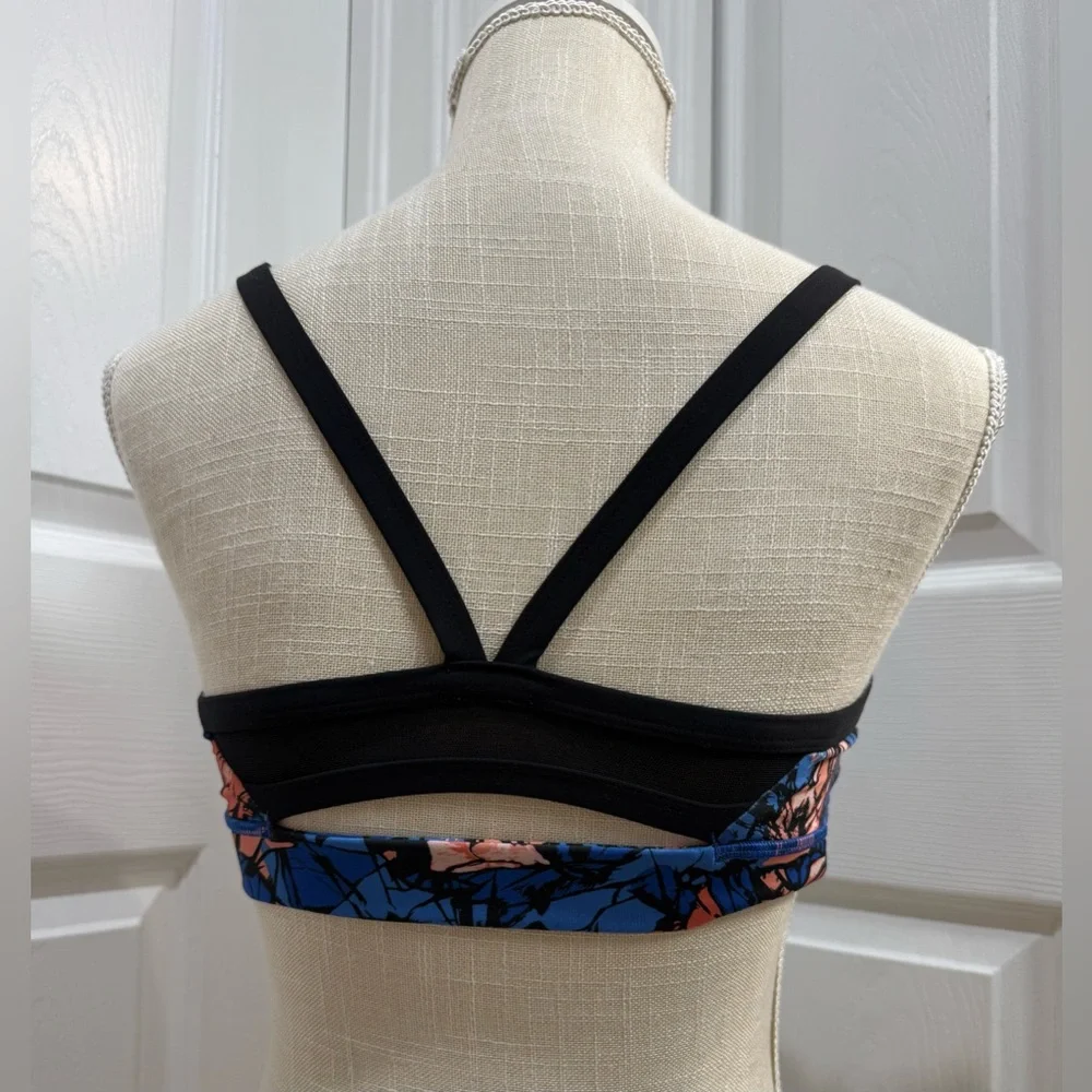 Lululemon Free to Be Bra Size 8 – Abstract Blue/Coral Print, Supportive Cups - Picture 3 of 9